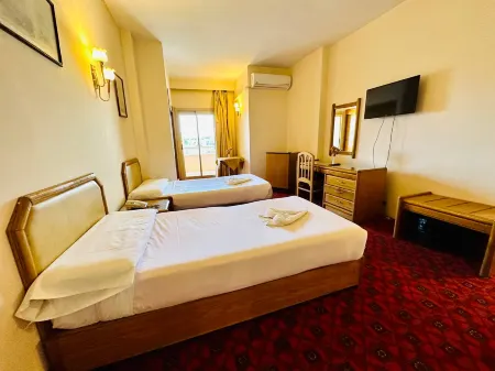 Queens Valley Hotel, Restaurants, Bars and Spa Luxor