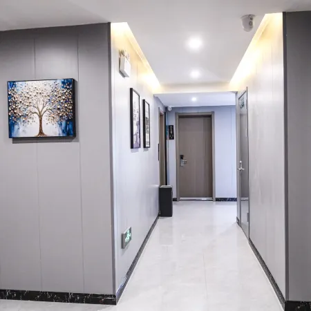 Huayi Hotel (Weinan Banquan Town Government Branch)