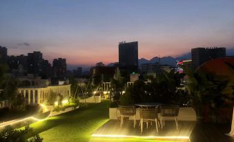 Xingyuan Theme Hotel