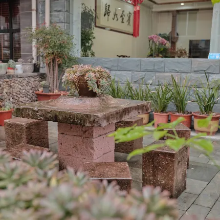 Jinyun welcomes guests to the homestay