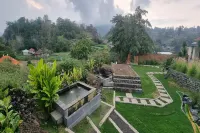 Onion Garden And Natural Hotspring Hotel dekat Pasar Umum Desa Pinggan