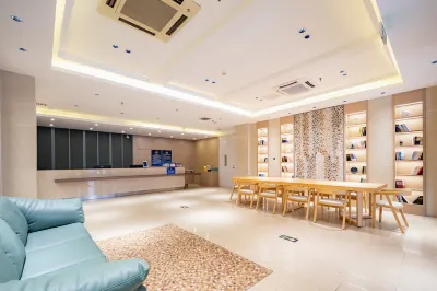 AT MLILY HOTEL Hotels near Yueliangwan Kaixin Farm