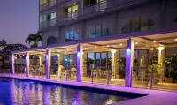Cairns Harbourside Hotel Hotels in Cairns North