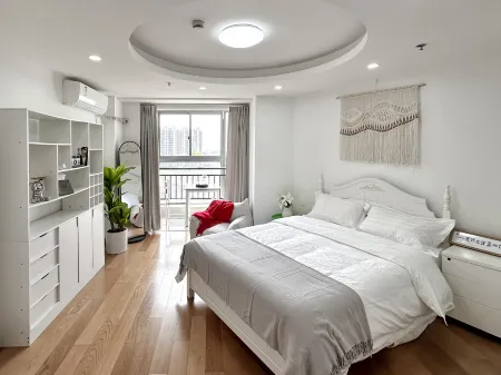 Shanghai Meier Cinema Apartment (Ping'an Gangyang Road Branch) Отели рядом с достопримечательностью «Shanghai Technical Institute of Electronics & Information»