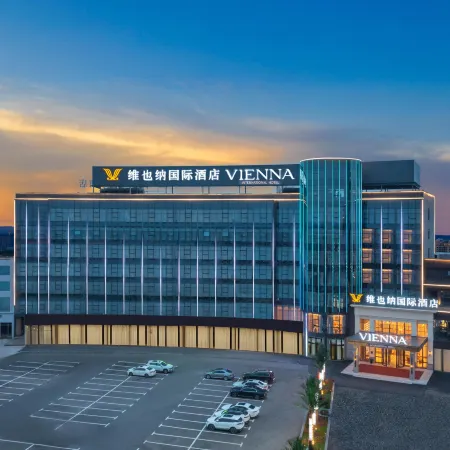 Vienna International Hotel (Fengcheng Circulation Park Huijin Branch)