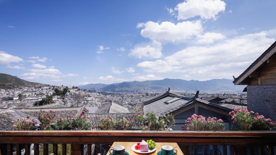 Yueshang Mountain Viewing Courtyard