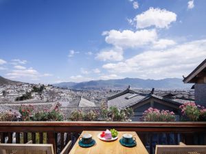 Yueshang Viewing Bieyuan (Lijiang Ancient Town Lion Mountain)