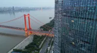 Zhuangyue Life Hotel (Wuhan Lanjiang Road Subway Station Shimao Jinxiu Changjiang Branch)