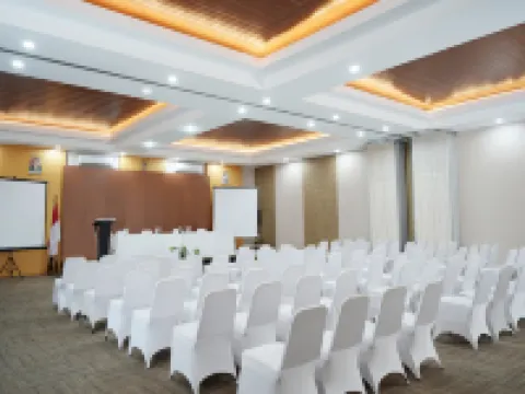 Front One Hotel Sragen Hotel di Sragen