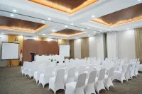 Front One Hotel Sragen