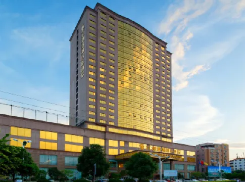Dragon City International Hotel Hotels near Heyuan Railway Station