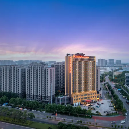 Ramada Hotel Changsha East Отели в г. Чаншасянь