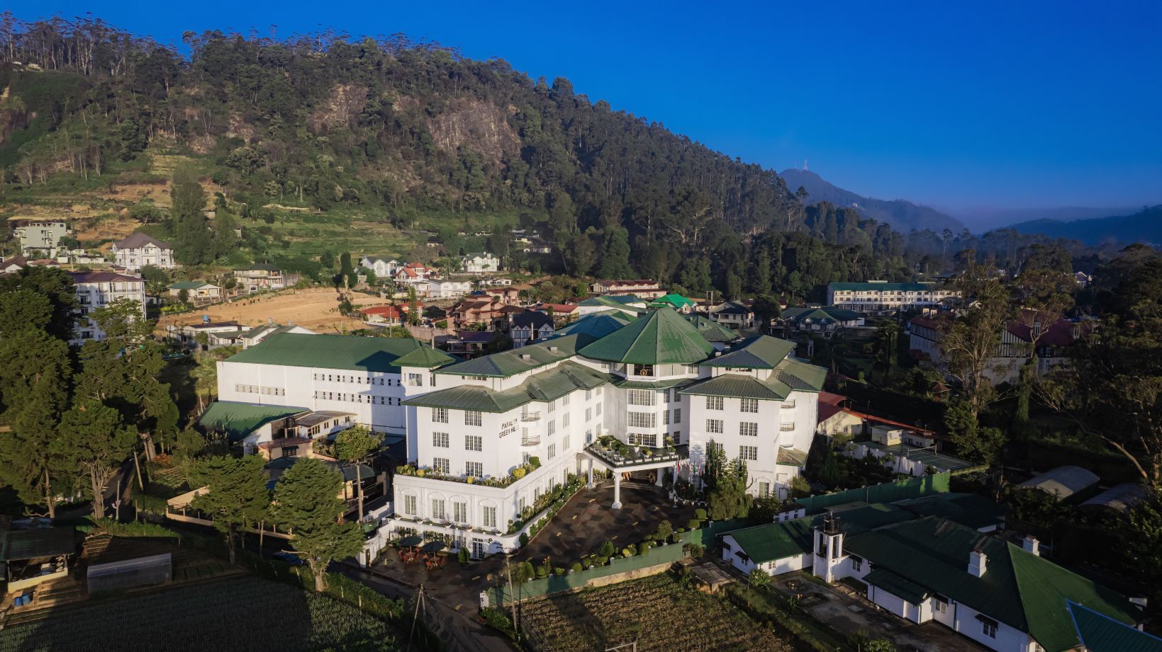 Araliya Green Hills - Where Historic Charm Mingles with Natural Beauty