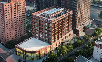 Crystal  Hotel Qingdao Taidong Pedestrian Street