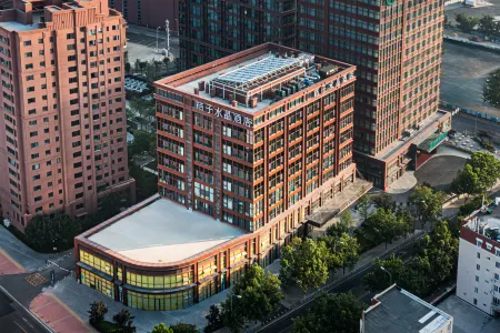 Crystal  Hotel Qingdao Taidong Pedestrian Street Отели рядом с достопримечательностью «Qingdao Beer Street»