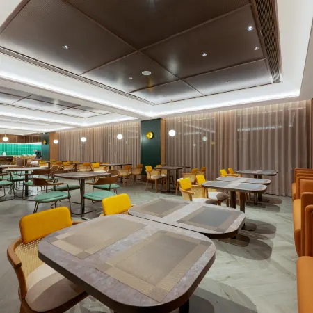 Orange Hotel Datong Ancient City Branch Отели рядом с достопримечательностью «Дэдун Второй Народный Город»