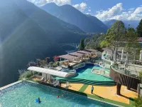 Wen Ruo Gongga No.1 Scenic Courtyard