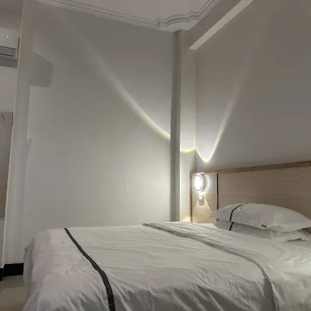 Star River Bay Hotel, Baise