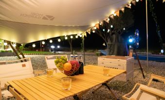 Lugu Lake Yinman · Lake View Star Sky Theme Resort