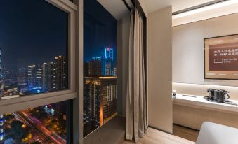 Qingdao Shandong Road Central Business District Crystal Orange Hotel