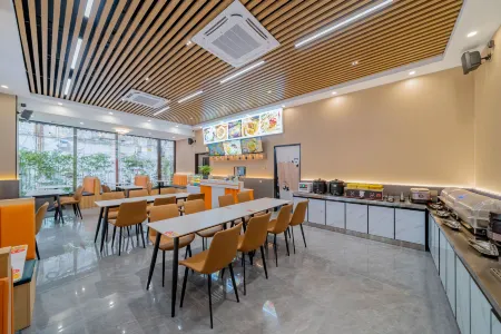 JunYue Hotel Отели рядом с достопримечательностью «Liuzu (Six Ancestors) Temple»