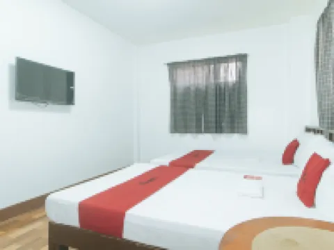 RedDoorz @ Joels Apartelle ビニャンのホテル