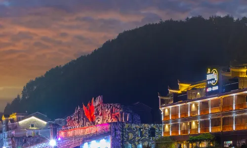 Eternal Love Across Three Lifetime-Art Homestay in Fenghuang Ancient Town