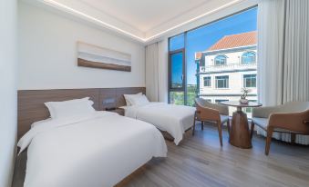 Weizhou Island Blue Bay Peninsula Hotel (Mazu Zumiao Branch)
