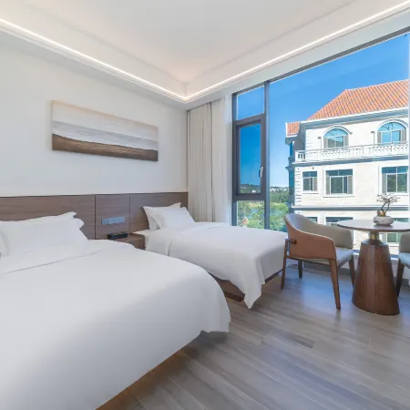 Weizhou Island Blue Bay Peninsula Hotel (Mazu Zumiao Branch)