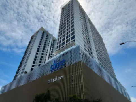 Covesign Suite, The Shore Kota Kinabalu City Centre Hotel dekat Tanjung Aru Beach