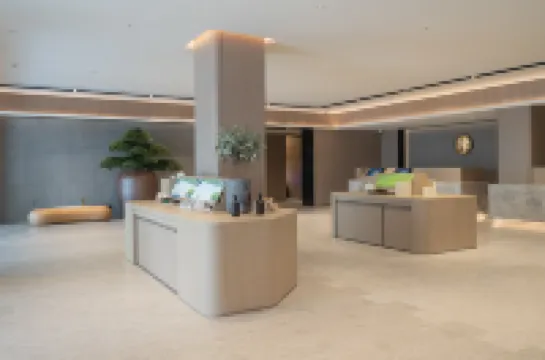 JI Hotel (North Gate of Xijindu Scenic Area, Zhenjiang)