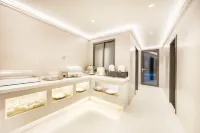 Smart Meet Hotel (Zhenyu Street Heart Garden Store) - parking