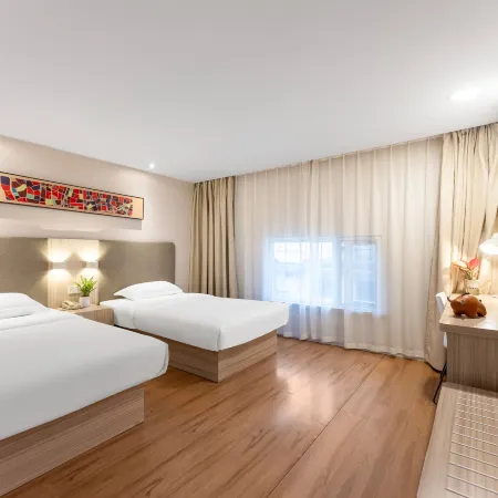 Bolan Hotel (Ningbo Railway Station Tianyi Pavilion)