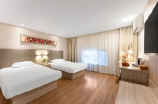 Bolan Hotel (Ningbo Railway Station Tianyi Pavilion)