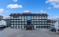 Mahatton Holiday Hotel (Yangzhou Slender West Lake Road Branch) Отели рядом с достопримечательностью «Вдоль озера»