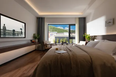 Nine Phoenix Garden Oxygen Guesthouse (Shangri-La Dukezong Ancient Town Store)
