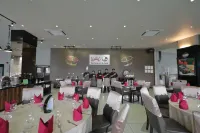 The Guest Hotel & Spa - breakfast