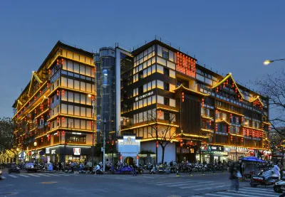 Feronia Hotel (Lishui University Qizilou Scenic Area) Các khách sạn ở Lệ Thủy