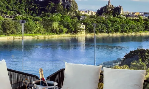Li River CIAO Hotel( Guilin Elephant Trunk Hill)