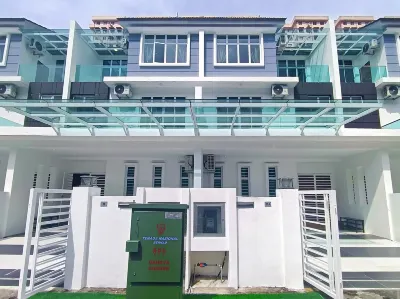 【La Ferringhi Guesthouse by Luvit Stay】2-4pax/villa/3mins to beach