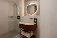 Crowne Plaza Adelaide Mawson Lakes Hotel di Davoren Park