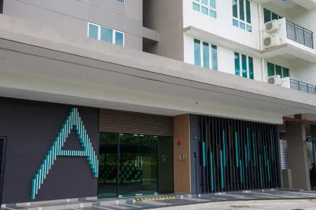 Trival Gloryland Homestay @ Sri Indah Sandakan Отели рядом с достопримечательностью «Пулау Ланкаян»