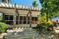 Pili Beach Resort Agmanic