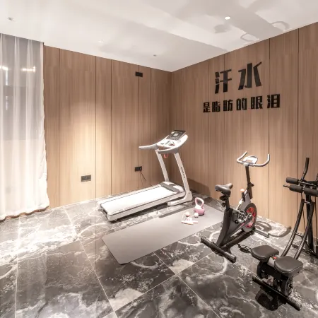 Chengji Hotel (Yizhou Municipal Central Square Branch)