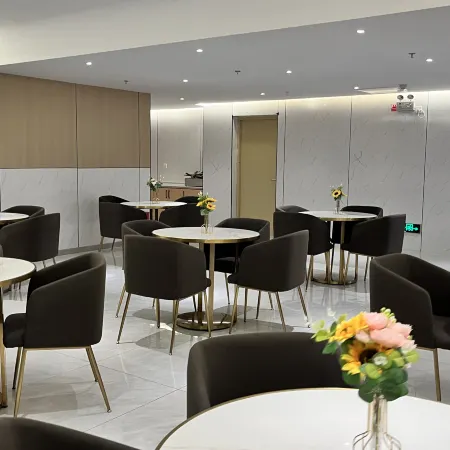 Three Thousand Lodge Hotel (China Railway Ecological City Yuelong International City Branch)