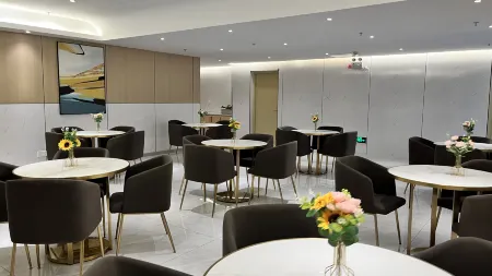 Three Thousand Lodge Hotel (China Railway Ecological City Yuelong International City Branch)