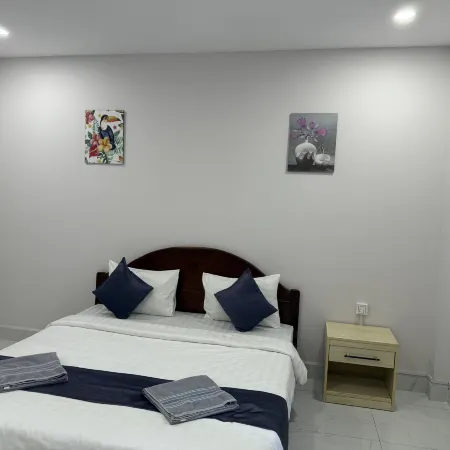 Rosi Guesthouse & Coffee3 Отели рядом с достопримечательностью «Храм Ват Леу»