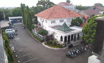 The Radiant Center Hotel