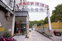 Dengba Inn (Shanghai Textile Market Zhenxin New Village Subway Station Branch)