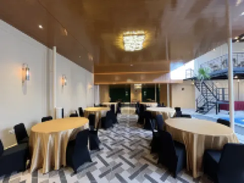 Riez Palace Hotel Hoteles en Tegal